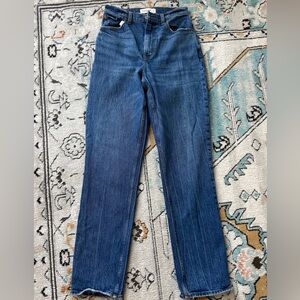 Abercrombie The 90s Straight Ultra High Rise Curve Love